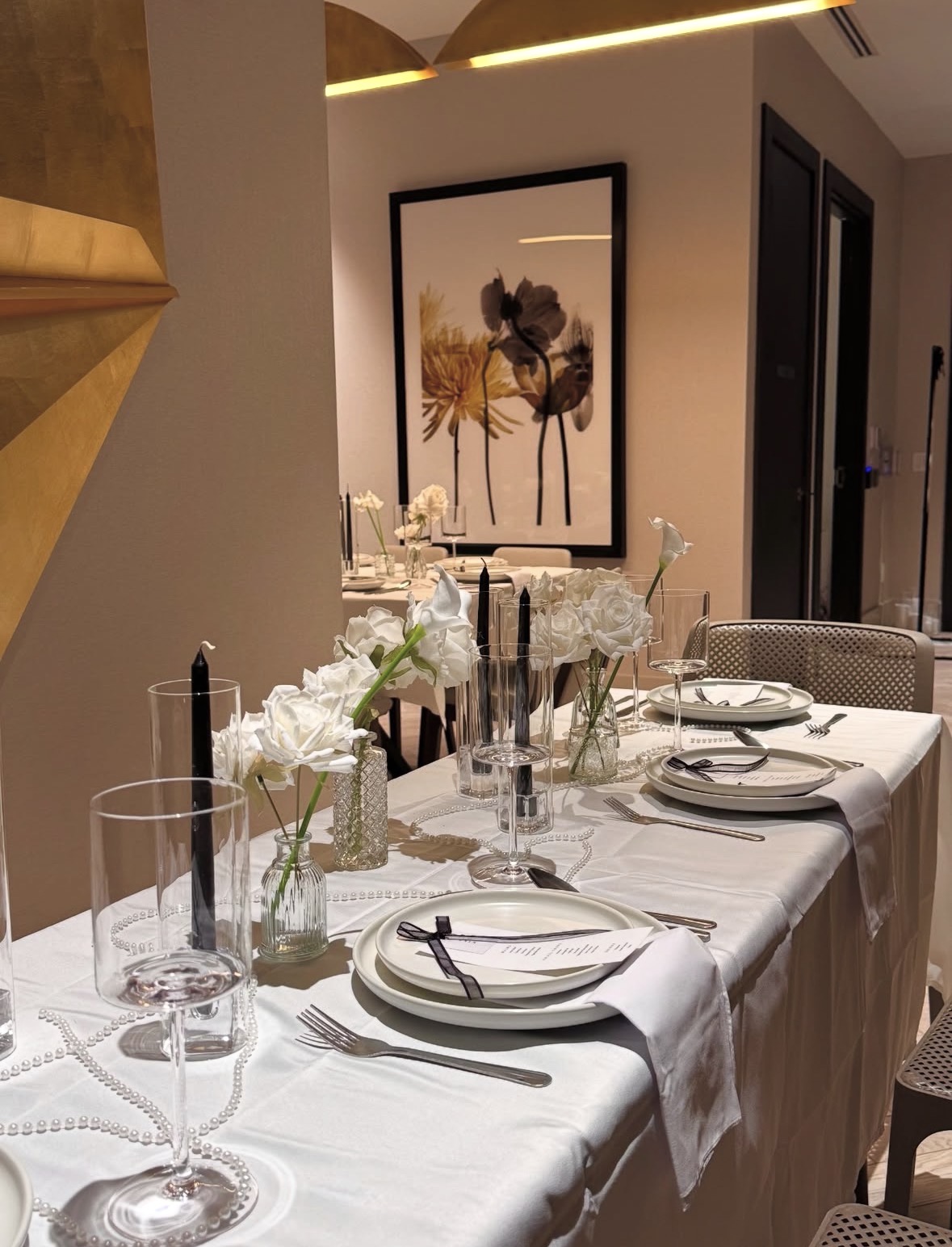 Elegant white and gold dinner setting